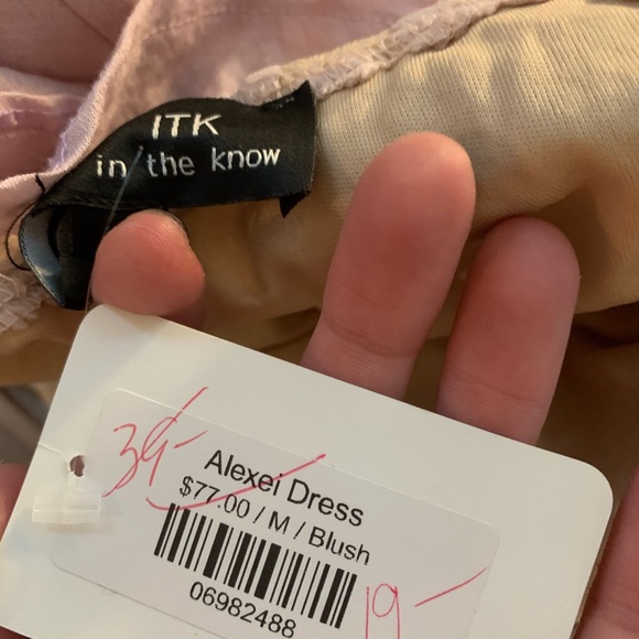 Ruffle dress with floral detailing - Picture 4 of 4